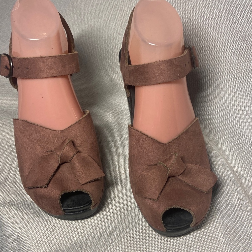 Sven Brown Leather Mules with Bow Accent. Size 38, US-7,5/8